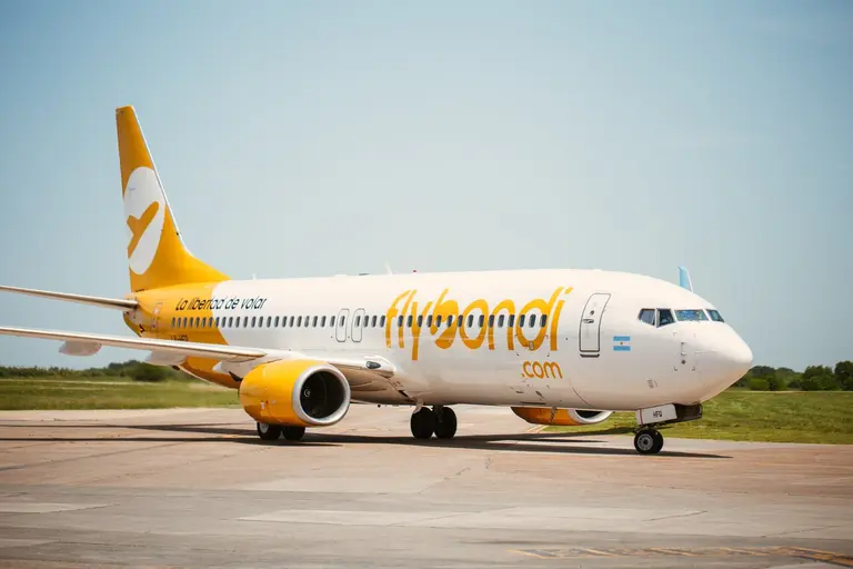 Flybondi en la mira: mientras la ANAC avanza con sanciones, volvieron a cancelar vuelos en San Juan