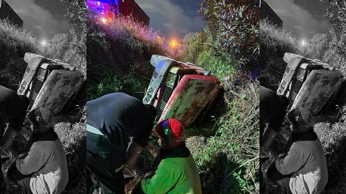 Violento vuelco en Rawson: un auto terminó dentro de un canal y generó alarma