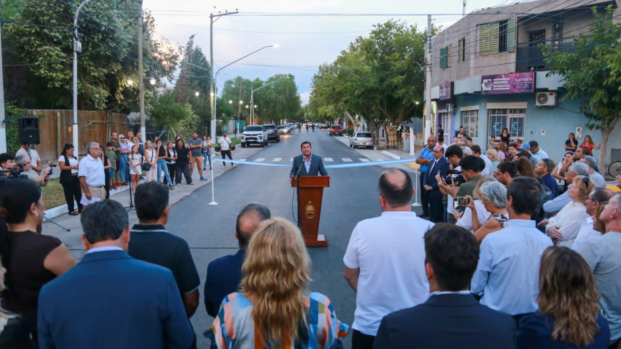 En Rivadavia, Orrego habilitó un nuevo asfalto y anunció una doble vía para descomprimir Av. Libertador