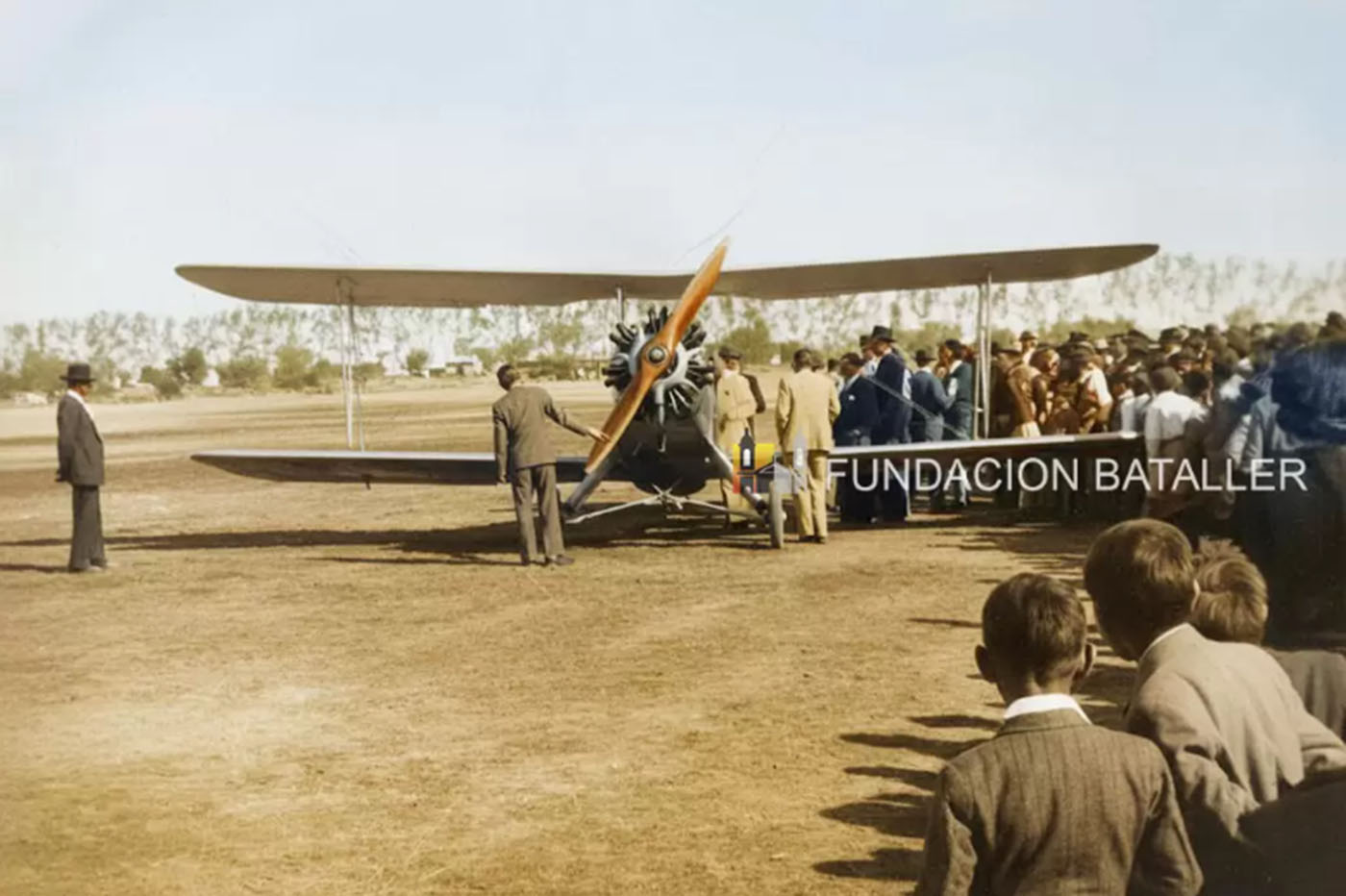 Primer avión del Centro de Aviación