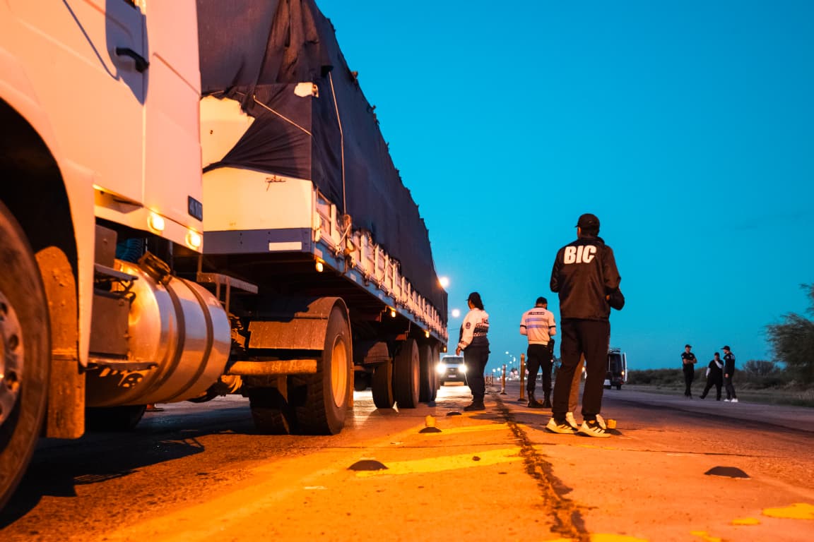 Seguridad y Migraciones desplegaron un operativo conjunto en San Carlos para reforzar controles y prevención del delito
