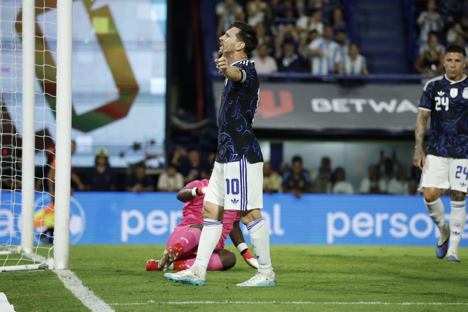 Argentina goleó en la despedida de Messi (VIDEO)