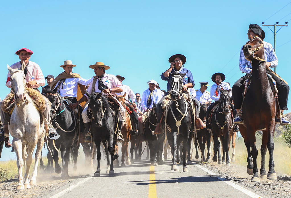 Cabalgata de la Fe: miles de jinetes parten hacia Vallecito en una edición que promete ser histórica