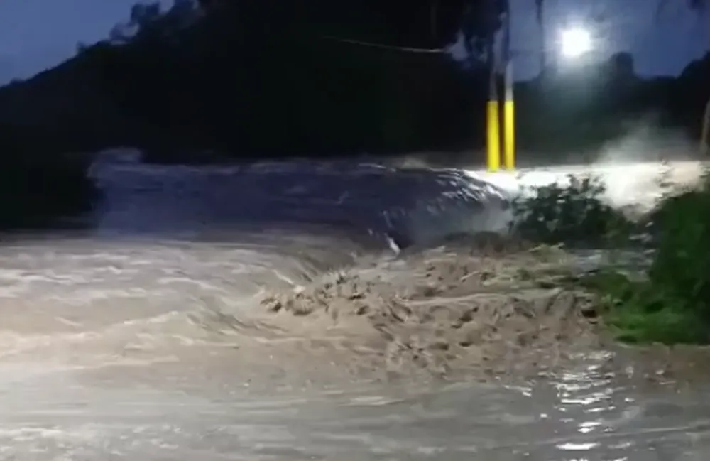 Fuertes lluvias complican la circulación en rutas de Sarmiento y piden viajar con máxima precaución