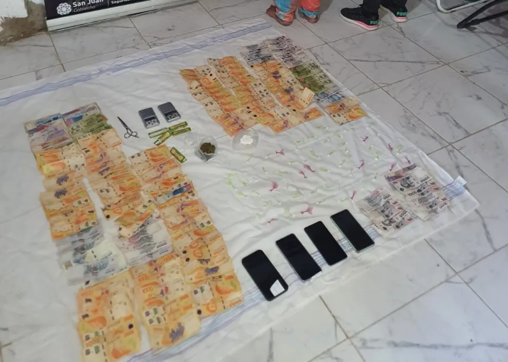 Desbarataron un punto de venta de droga en Chimbas y tres personas quedaron detenidas