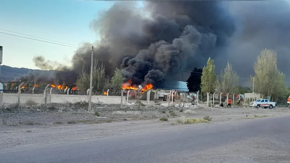 Incendio en el Parque Industrial: Bomberos logró apagarlo tras cuatro días de intenso operativo