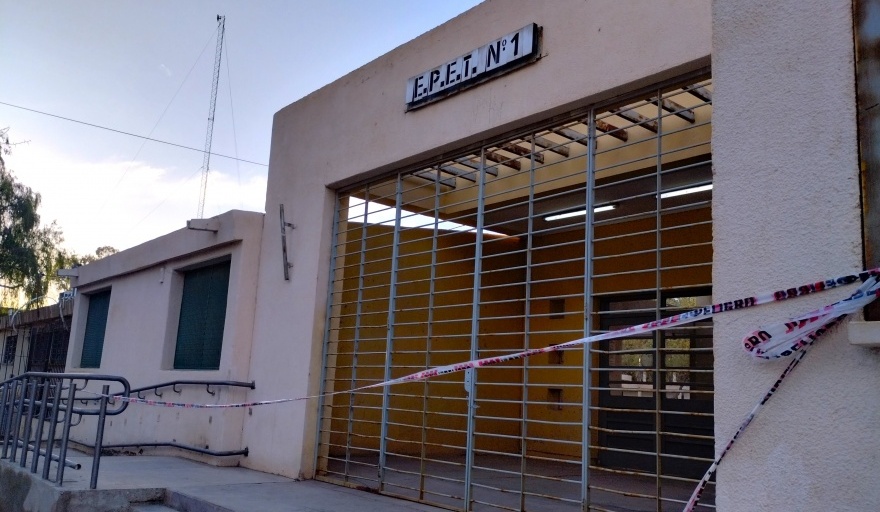 Amenazas de tiroteo en escuelas de Jáchal: la justicia investiga y alumnos asisten con bolsas transparentes