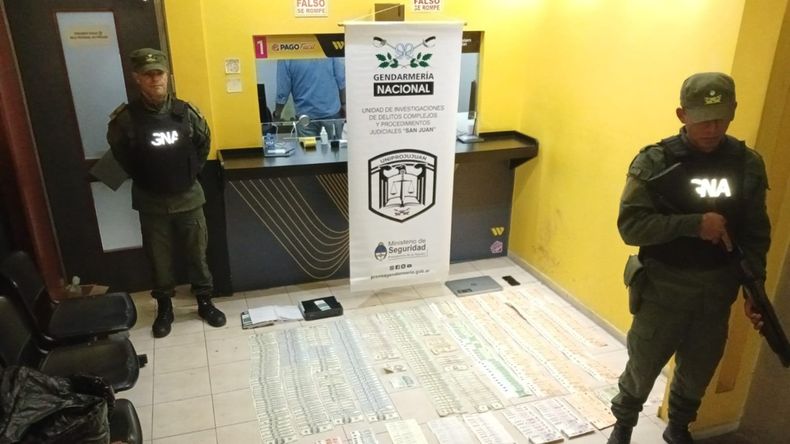 Allanamiento en el microcentro: investigan a un comercio por presunto cambio ilegal de divisas