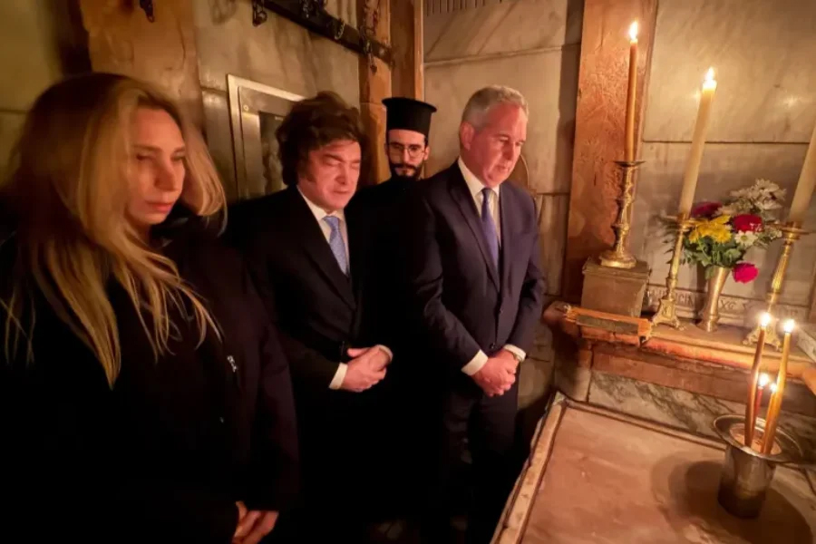 Milei homenajeó a Francisco en el Santo Sepulcro a un año de su muerte