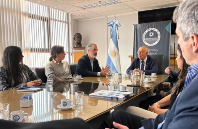 Las universidades de San Juan y Texas impulsan  instalar telescopio para la  investigación conjunta