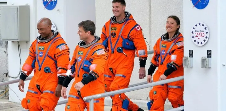 Hoy regresa la misión Artemis 2 a la Tierra: a qué hora será y cómo seguirlo en vivo