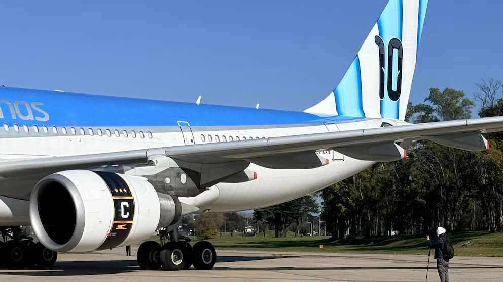Aerolíneas Argentinas presentó el “avión de Messi” para el Mundial 2026