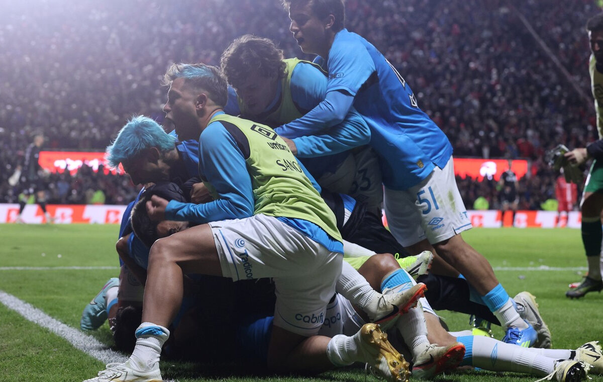 En La Paternal, Belgrano pisó fuerte en los penales, eliminó a Argentinos y se metió en la final (VIDEO)