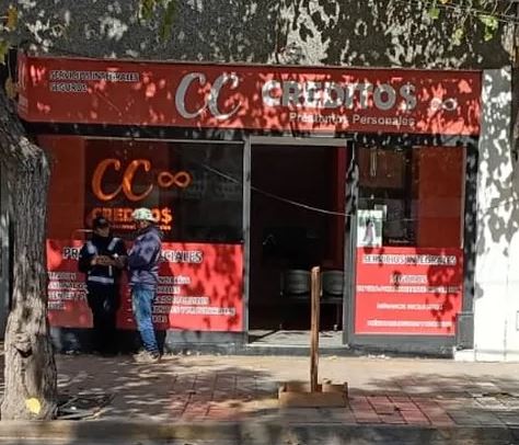 Tras denuncia allanan financiera, una empleada fue detenida