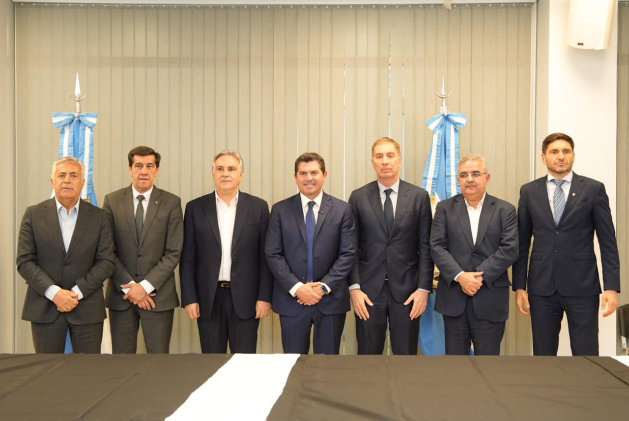 Orrego recibió a gobernadores: firmaron convenios clave con Santa Fe y Mendoza para potenciar la industria y seguridad