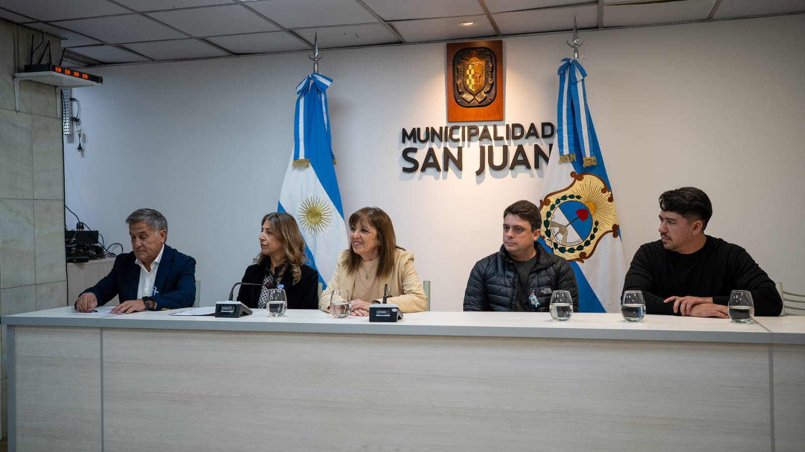 Capital avanza con un nuevo Régimen de Descentralización Administrativa