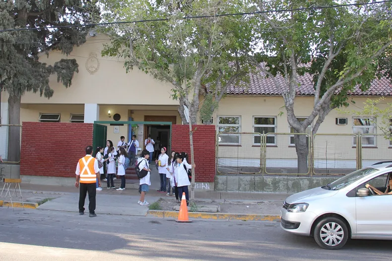 Ante la continuidad de los paros, alumnos de colegios preuniversitarios se pasan a la educación privada