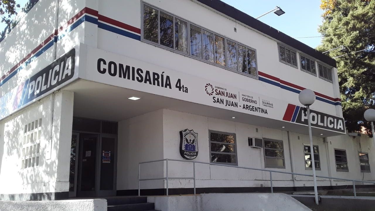 Robaron un bar sobre avenida Libertador tras abrir un boquete en una pared