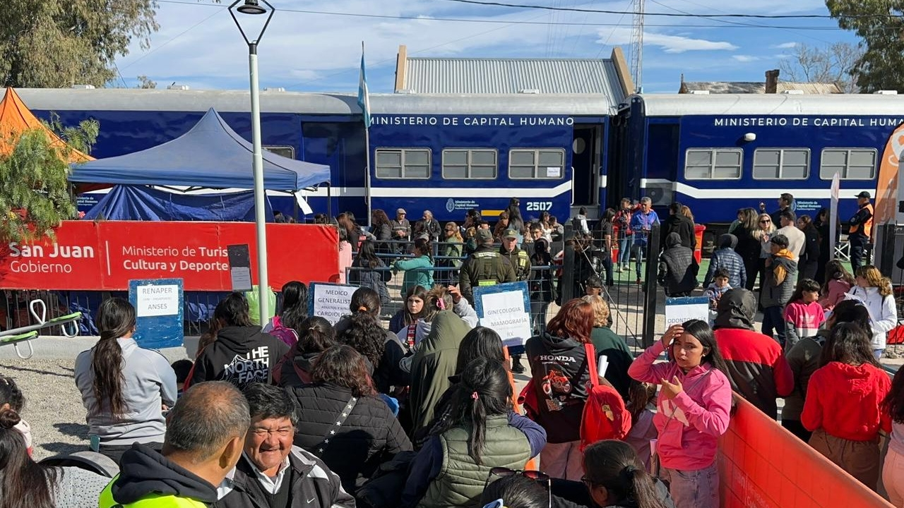 El Tren de Capital Humano llegó a Cañada Honda con servicios médicos, trámites y actividades culturales