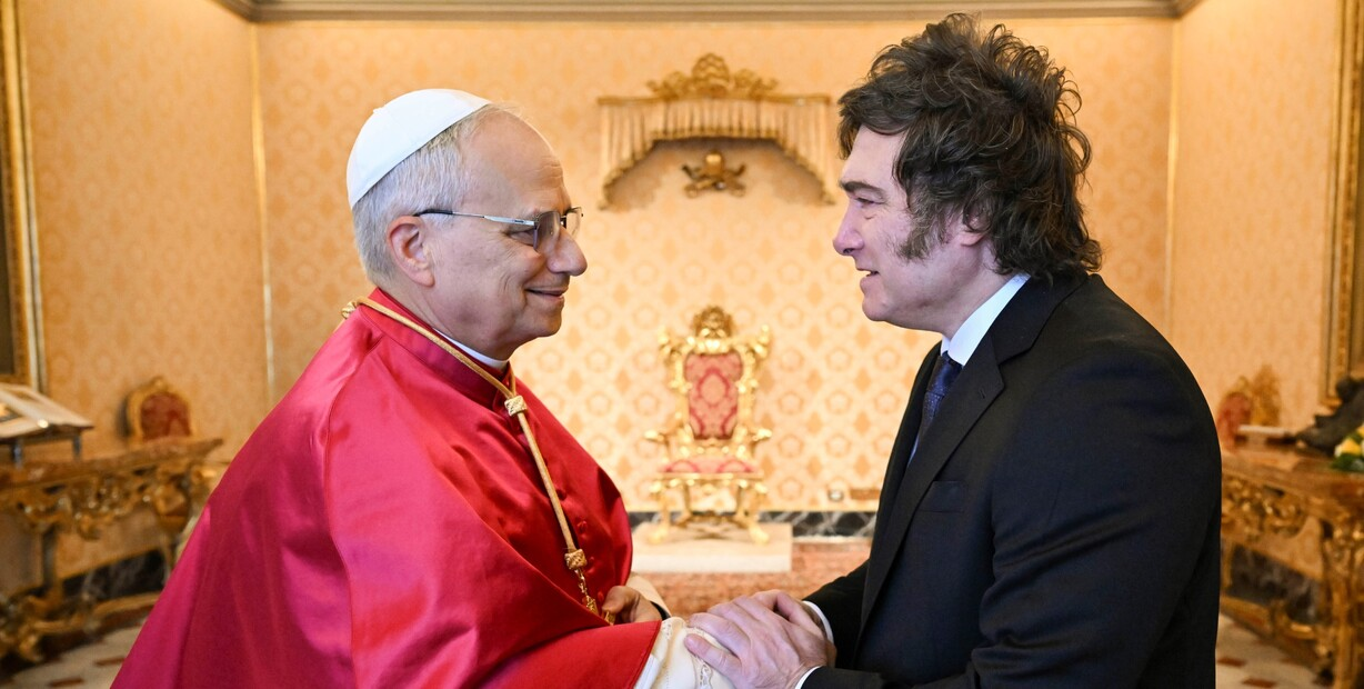 La posible visita del papa León a Argentina, cerca de confirmarse: los sugerentes mensajes de Pablo Quirno