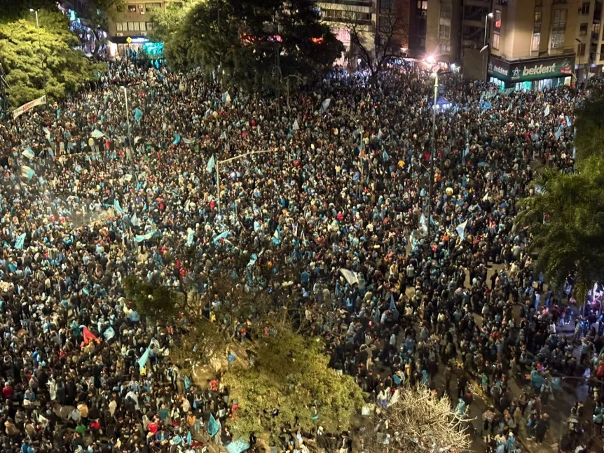 la gente de belgrano copo el centro de la ciudad de cordoba w862