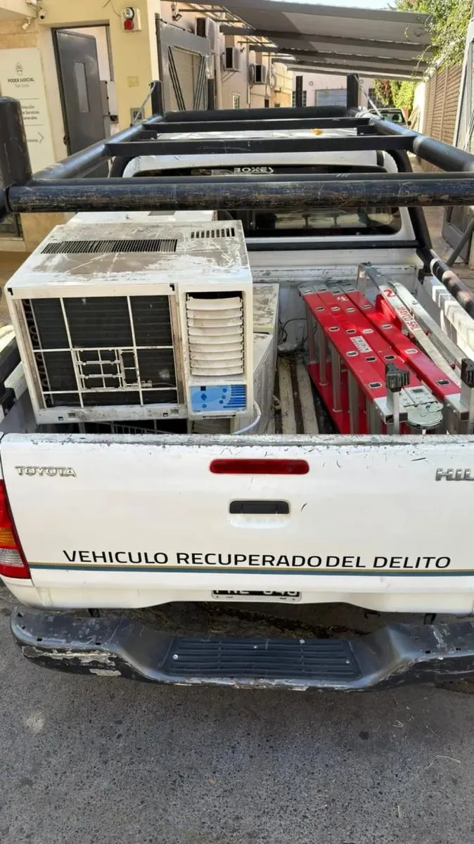 Se entregó el empleado judicial señalado como presunto líder del robo de aires acondicionados