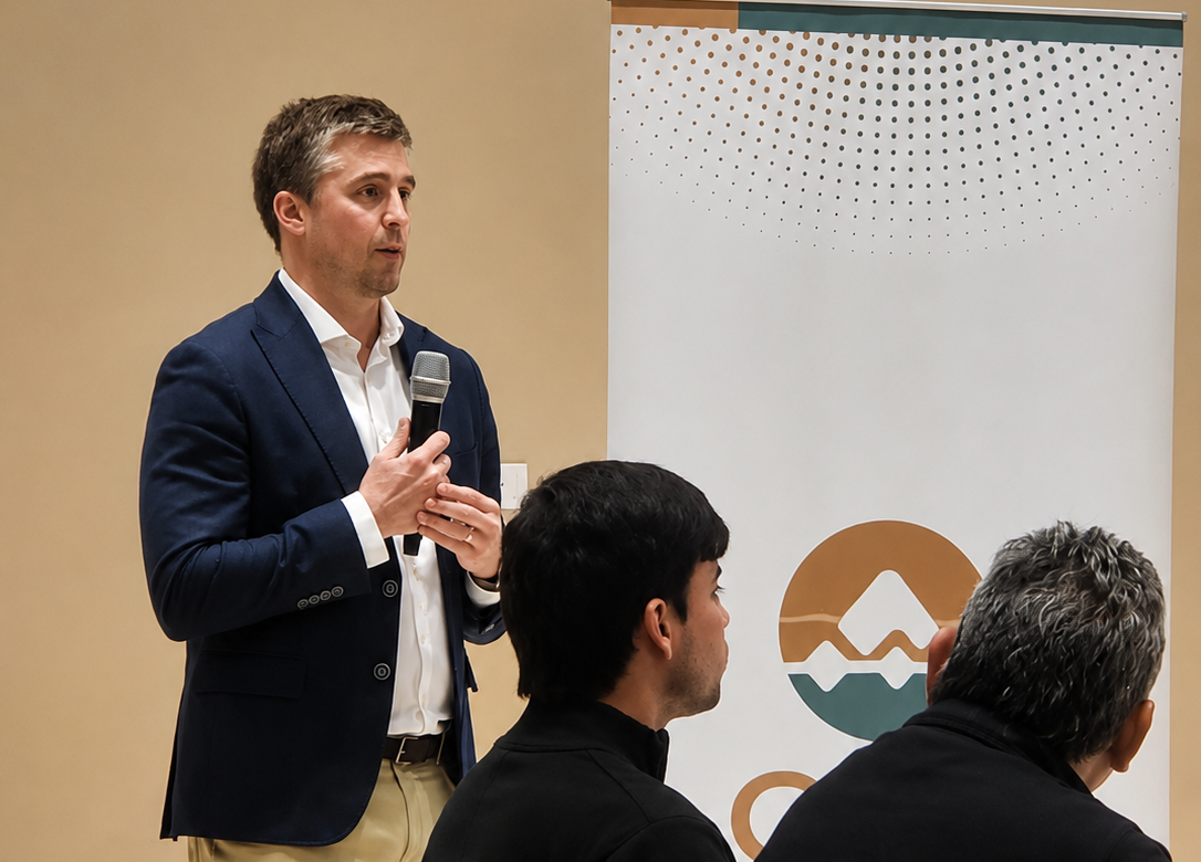 Vicuña defendió la adjudicación a empresa China y pidió mejorar la competitividad