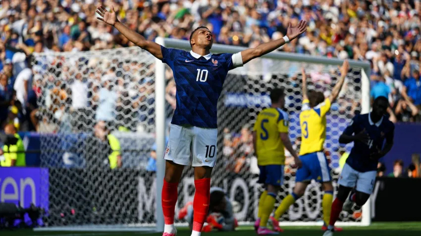 Francia goleó 3 a 0 a Suecia y enfrentará a Paraguay en el Mundial 2026