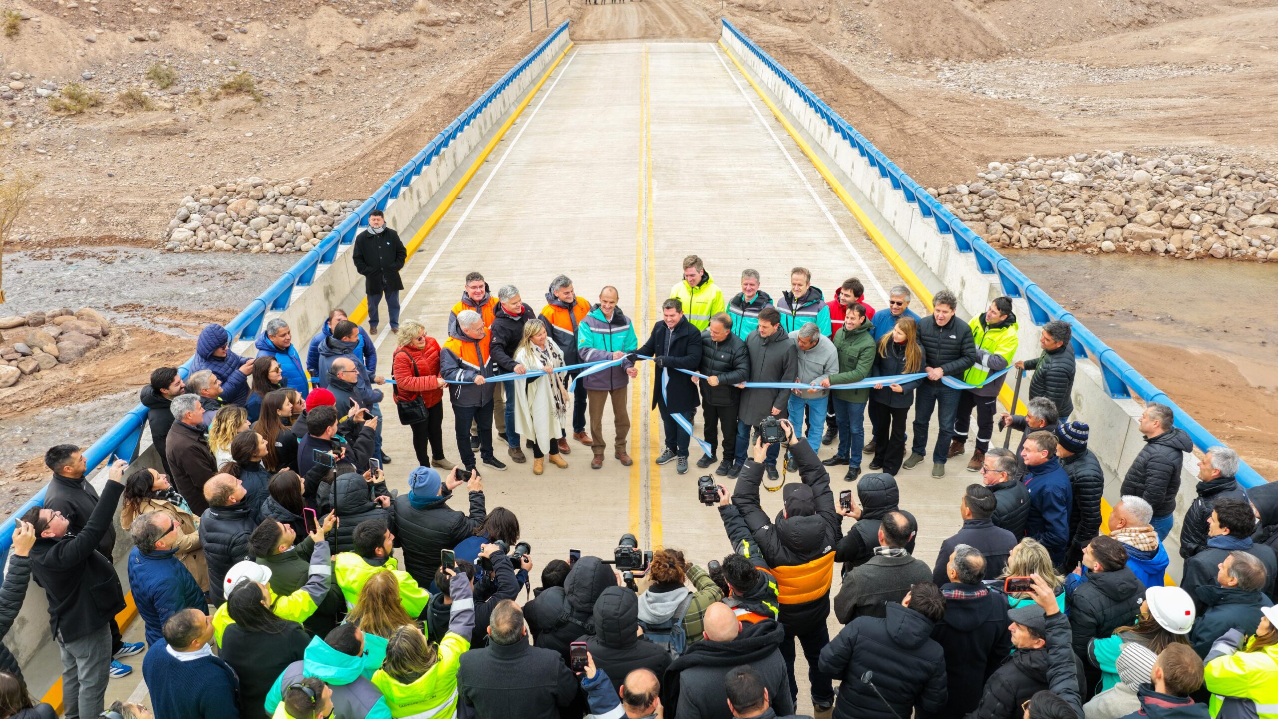 Glencore Pachón inauguró dos puentes estratégicos para Calingasta