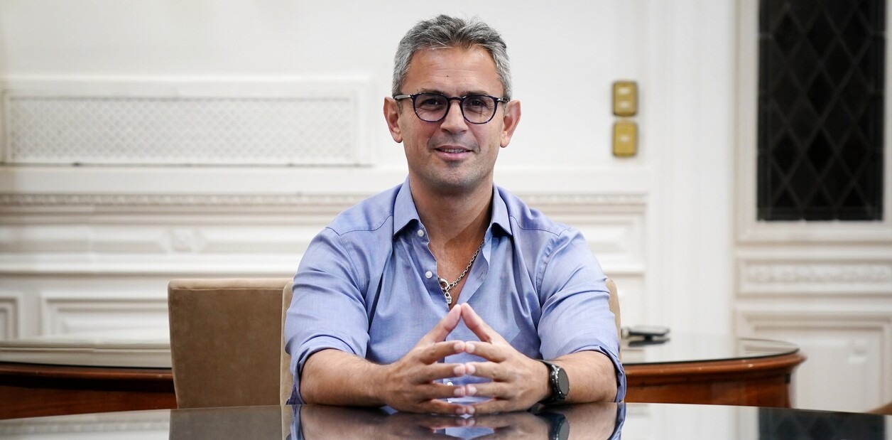 El Gobierno gana tiempo por el caso Adorni