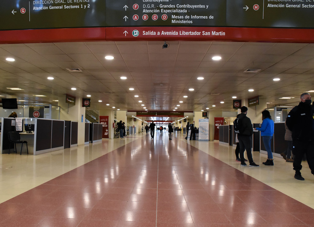 Paritaria: estatales tendrán recomposición salarial de un 8% en dos etapas y recategorización