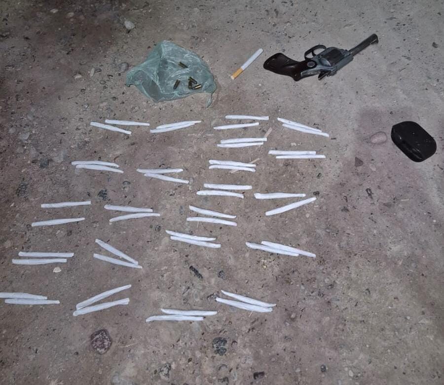 arma y marihuana