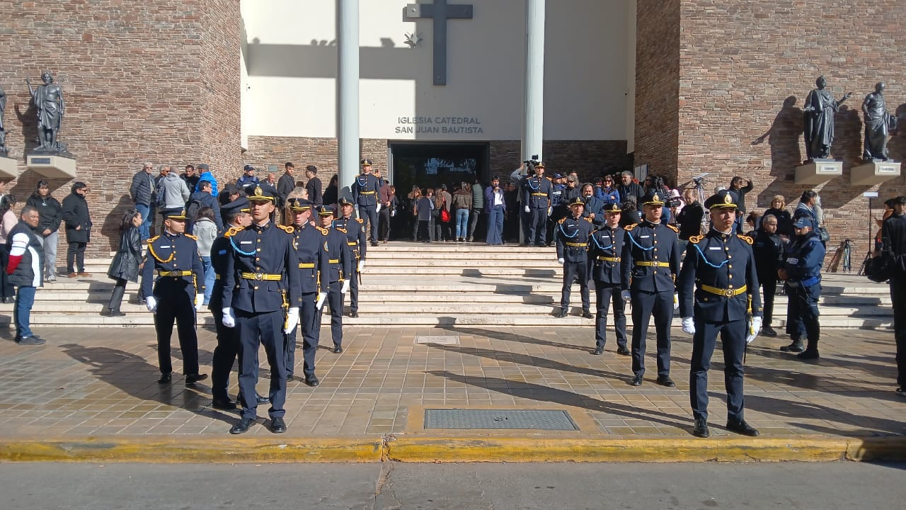 Ya están en Catedral los restos de los funcionarios fallecidos en Valle Fértil para su último adiós