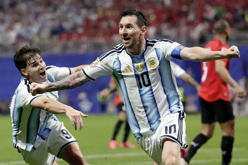 messi w862