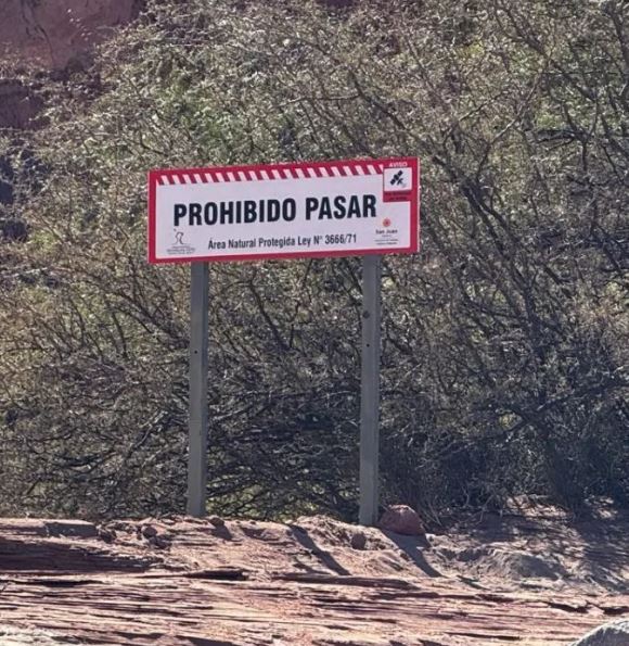 Ischigualasto: motociclistas  ingresaron al área en la que cayó el helicóptero, que es área protegida natural