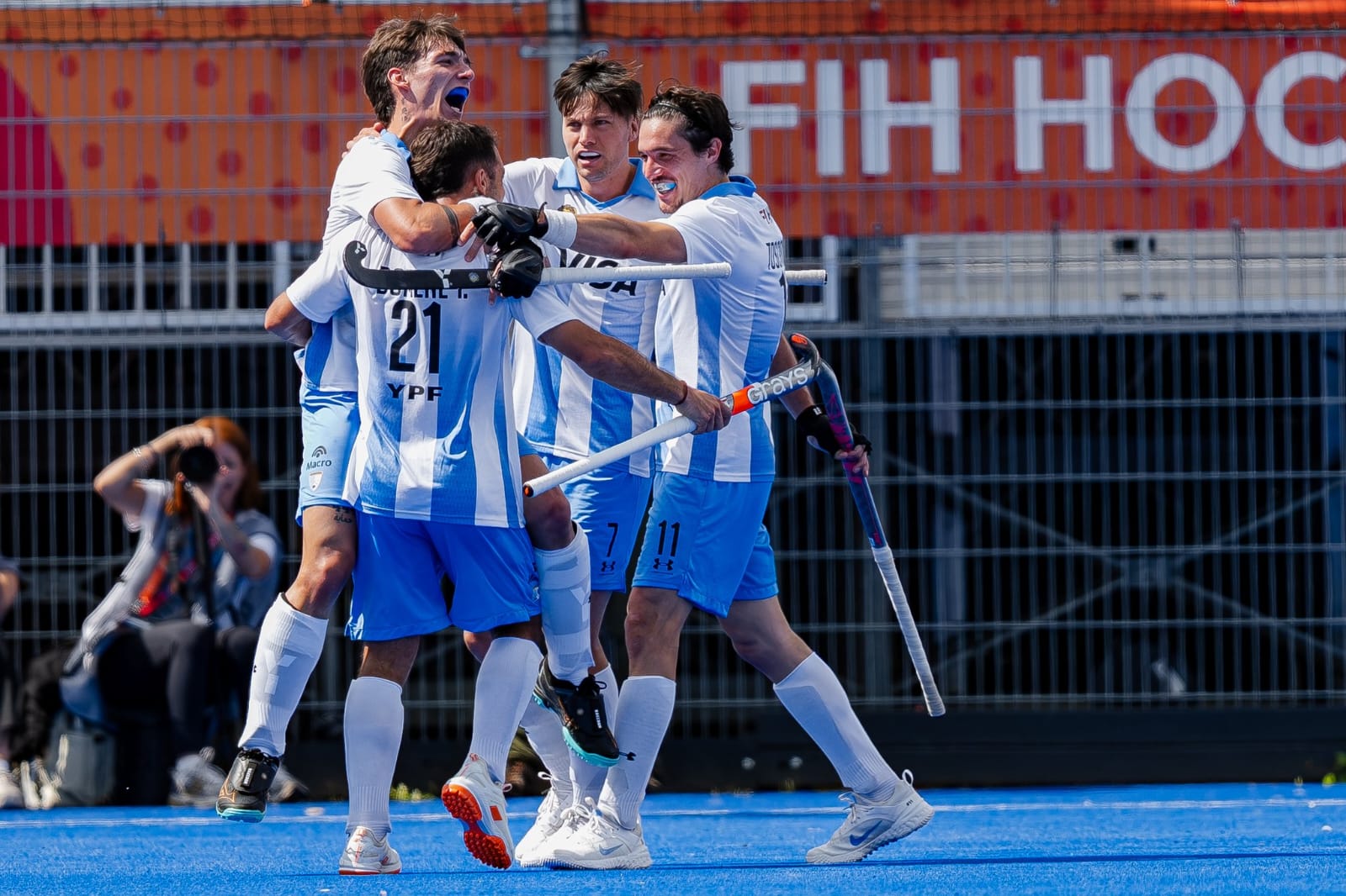 Los Leones golearon a Nueva Zelanda y clasificaron a la segunda fase del Mundial