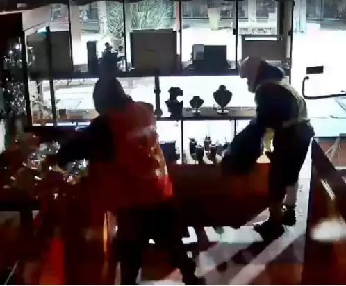 Robo joyeria:el fiscal indicó que presumen que los delincuentes habrían huido en moto