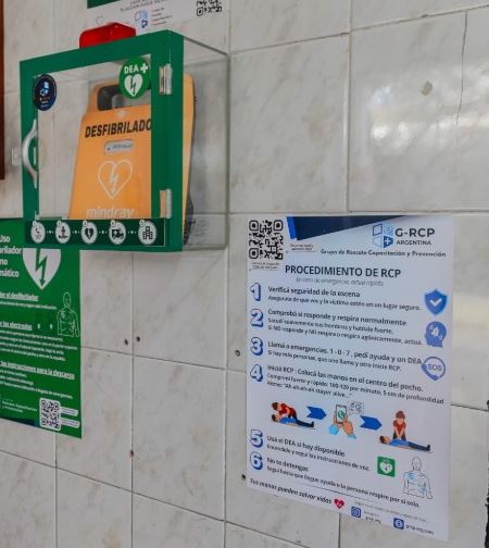 Entregaron desfibriladores y capacitaron a agentes de seguridad para crear espacios cardioprotegidos