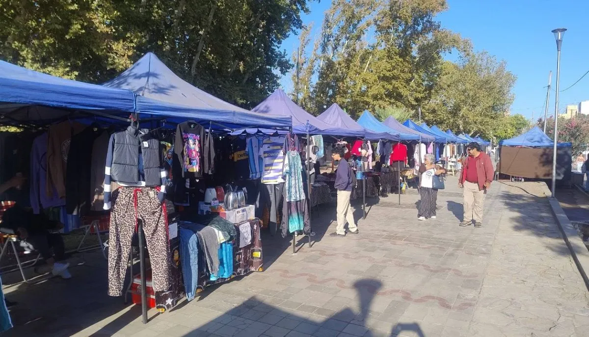 Capital prepara una nueva feria para reubicar a feriantes y emprendedores de Plaza Laprida