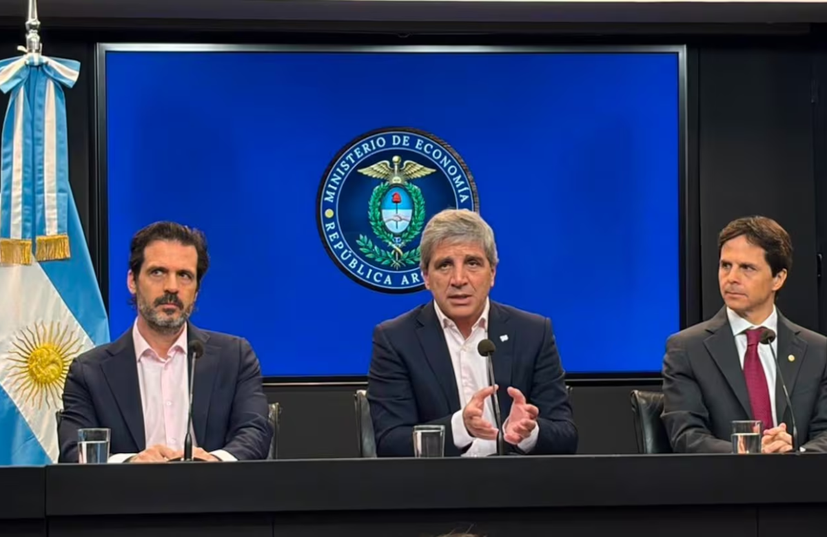 Caputo lanzó un plan para ampliar créditos hipotecarios: ¿Cómo es y quiénes pueden acceder?