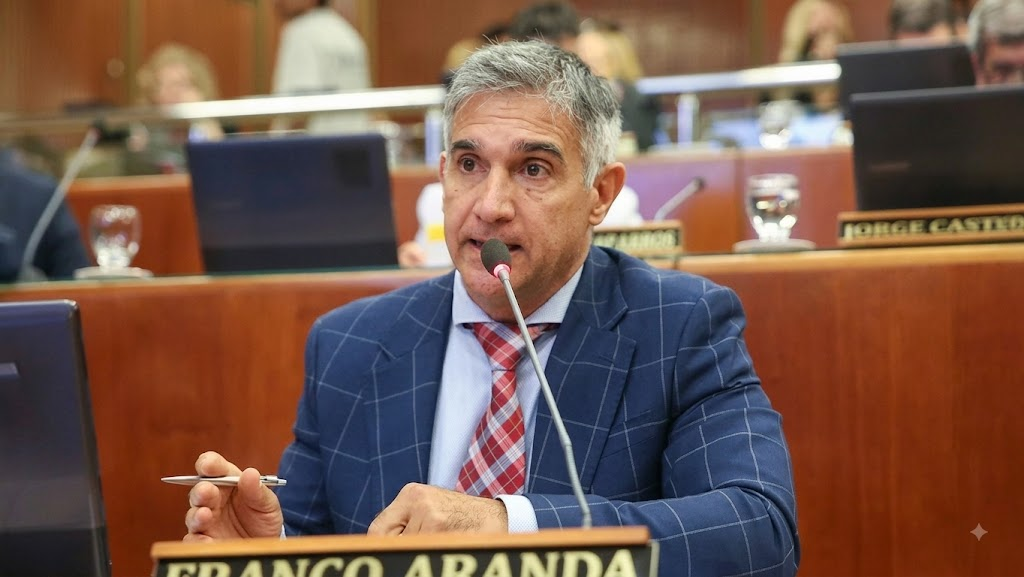 Franco Aranda busca blindar las regalías mineras ante el avance del acuerdo con Vicuña
