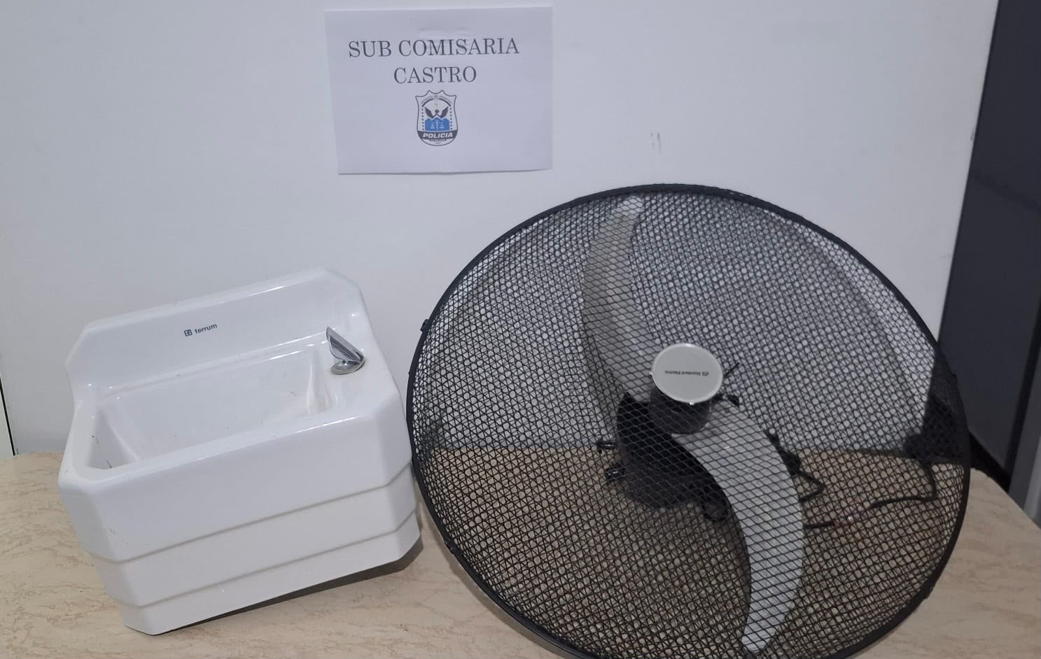 Efectivos de la Subcomisaría Castro de Carpintería, recuperaron elementos robados