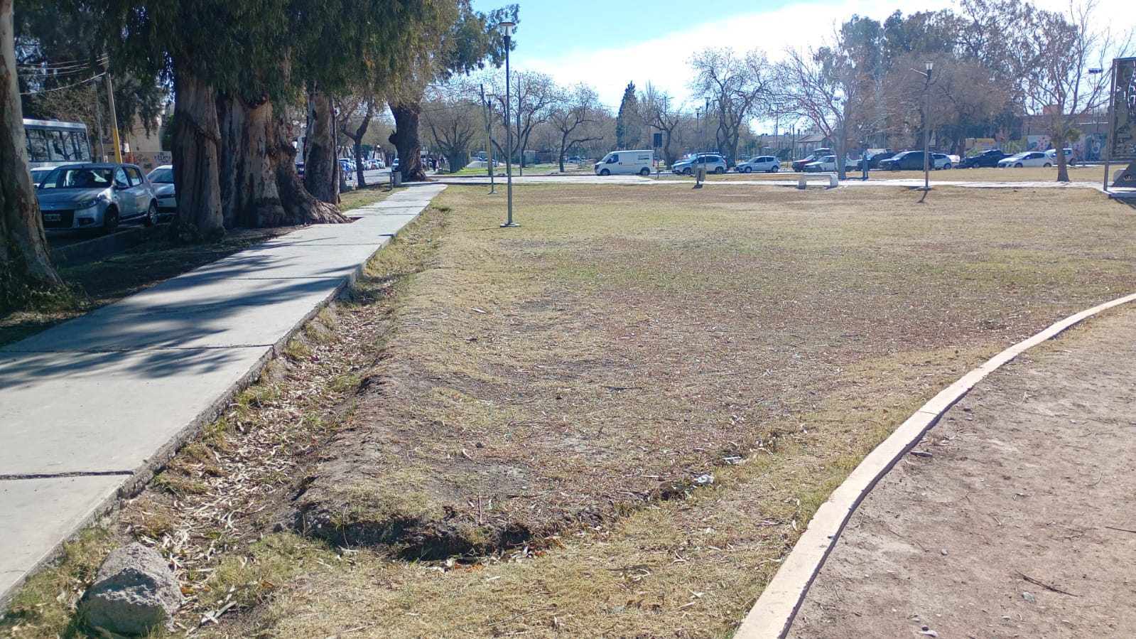 Capital:Feriantes de Plaza Laprida rechazan traslado a la plaza Di Stéfano