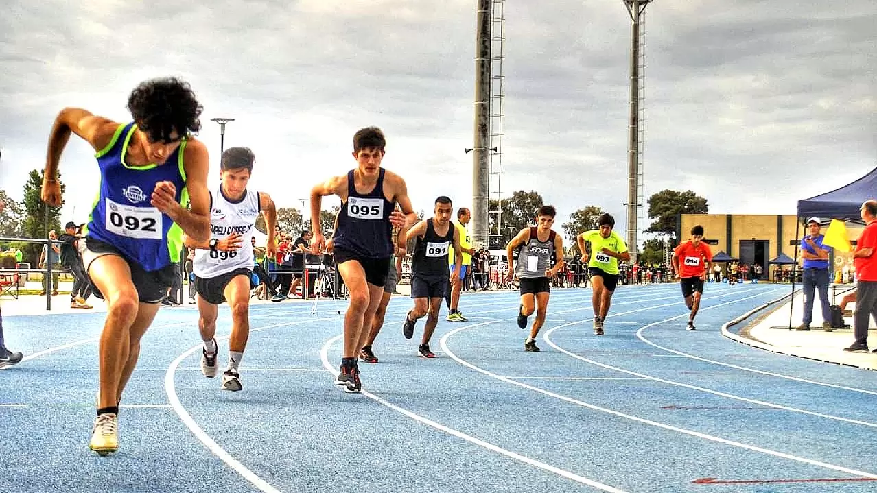 El atletismo sanjuanino se evalúa en el Torneo «Luis Leiva» de cara a los Juegos Binacionales