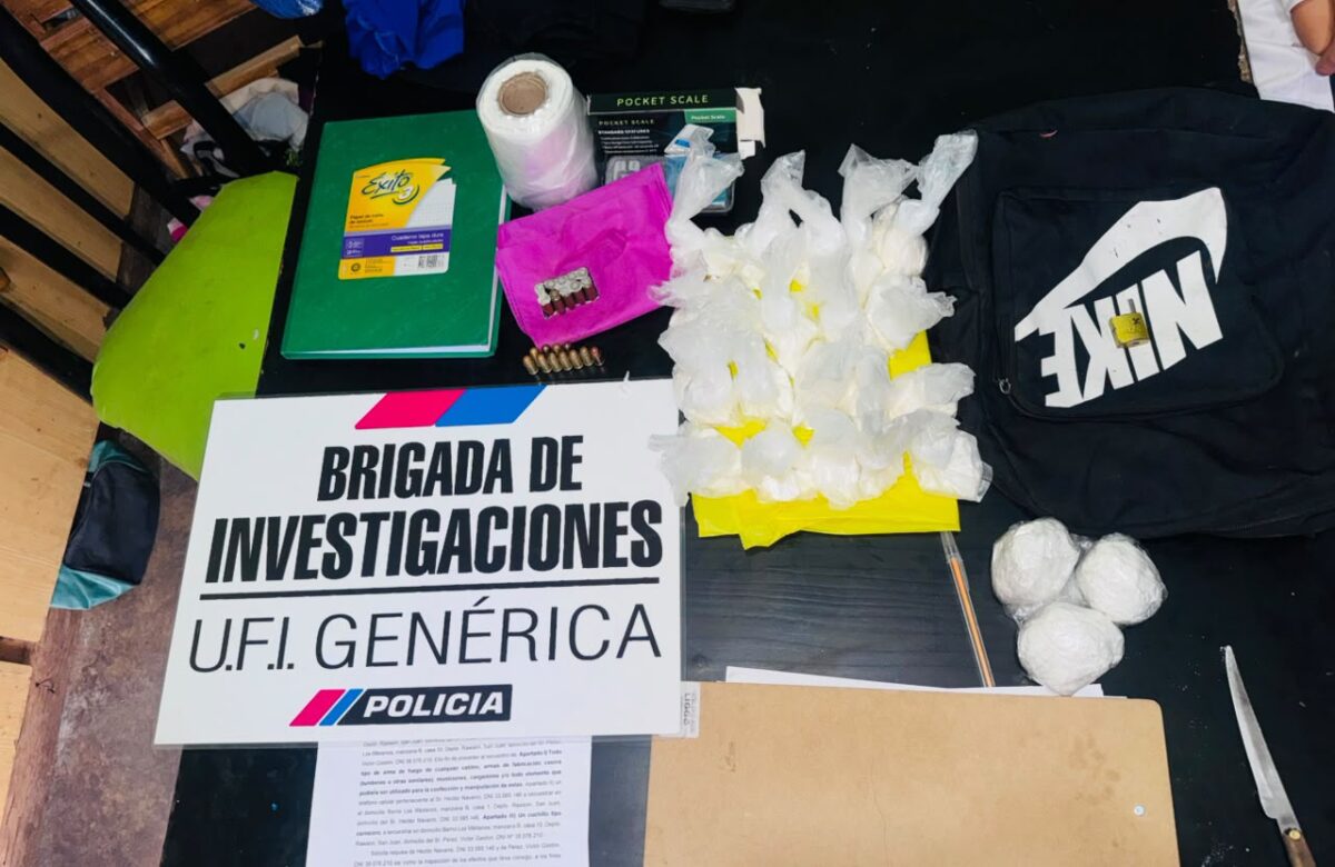Rawson: allanaron  casas por amenazas y encontraron cocaína y municiones