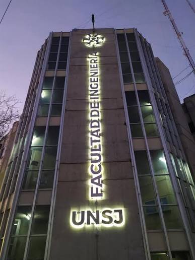 Estudiante que alteró  imágenes con IA: cursará virtual y no podrá presentarse en mesas de exámenes físicamente