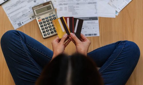 La mora sigue alta y golpea más a los jóvenes